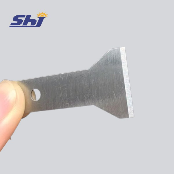 Strand pelletizer blades